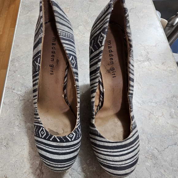 Madden Girl by Steve Madden navy & grey wedges Sz 7.5 - Picture 4 of 8